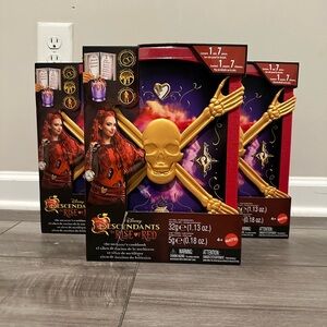 Disney Descendants Rise of Red Doll Set